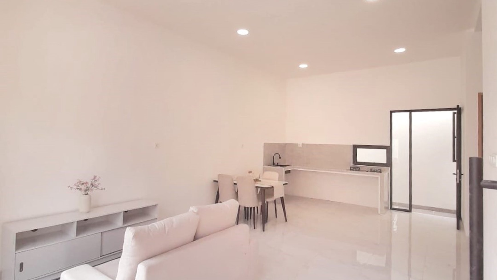 Rumah Hitung Tanah Area Cipete