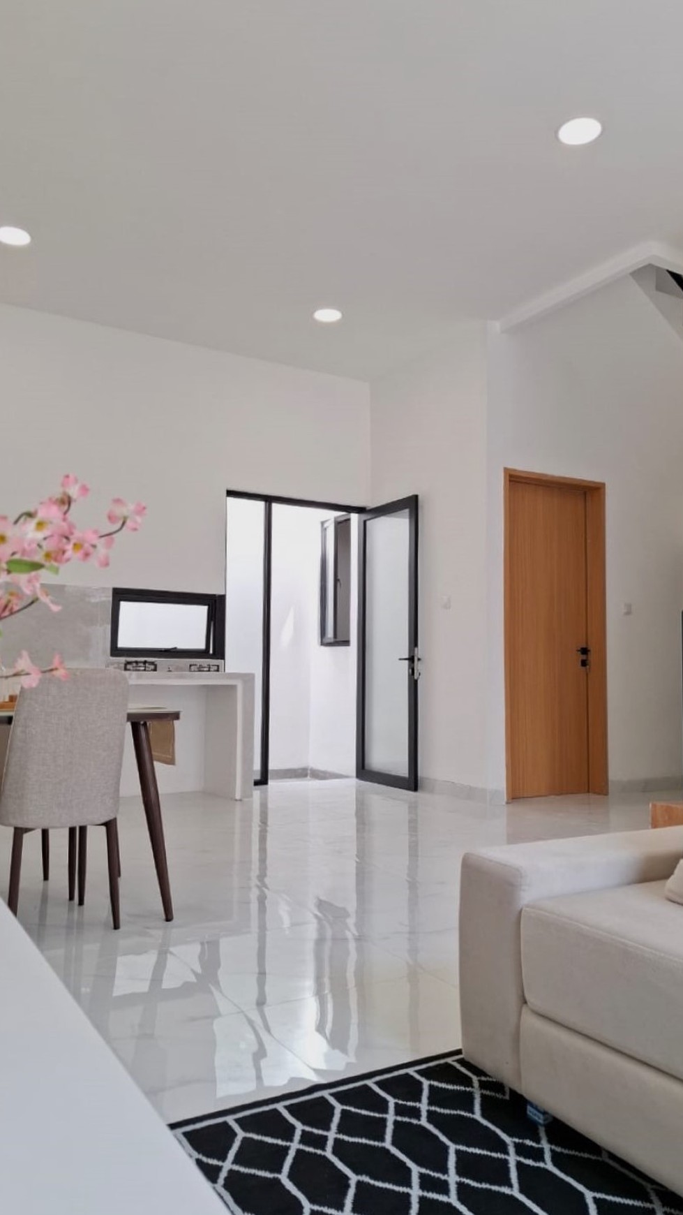 Rumah Hitung Tanah Area Cipete