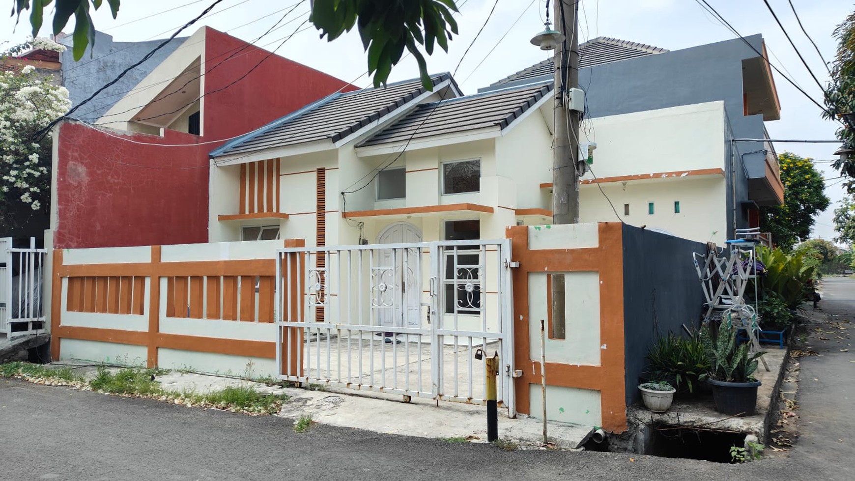 Rumah Hook Tanah Luas Harga Murah di Pondok Ungu Permai