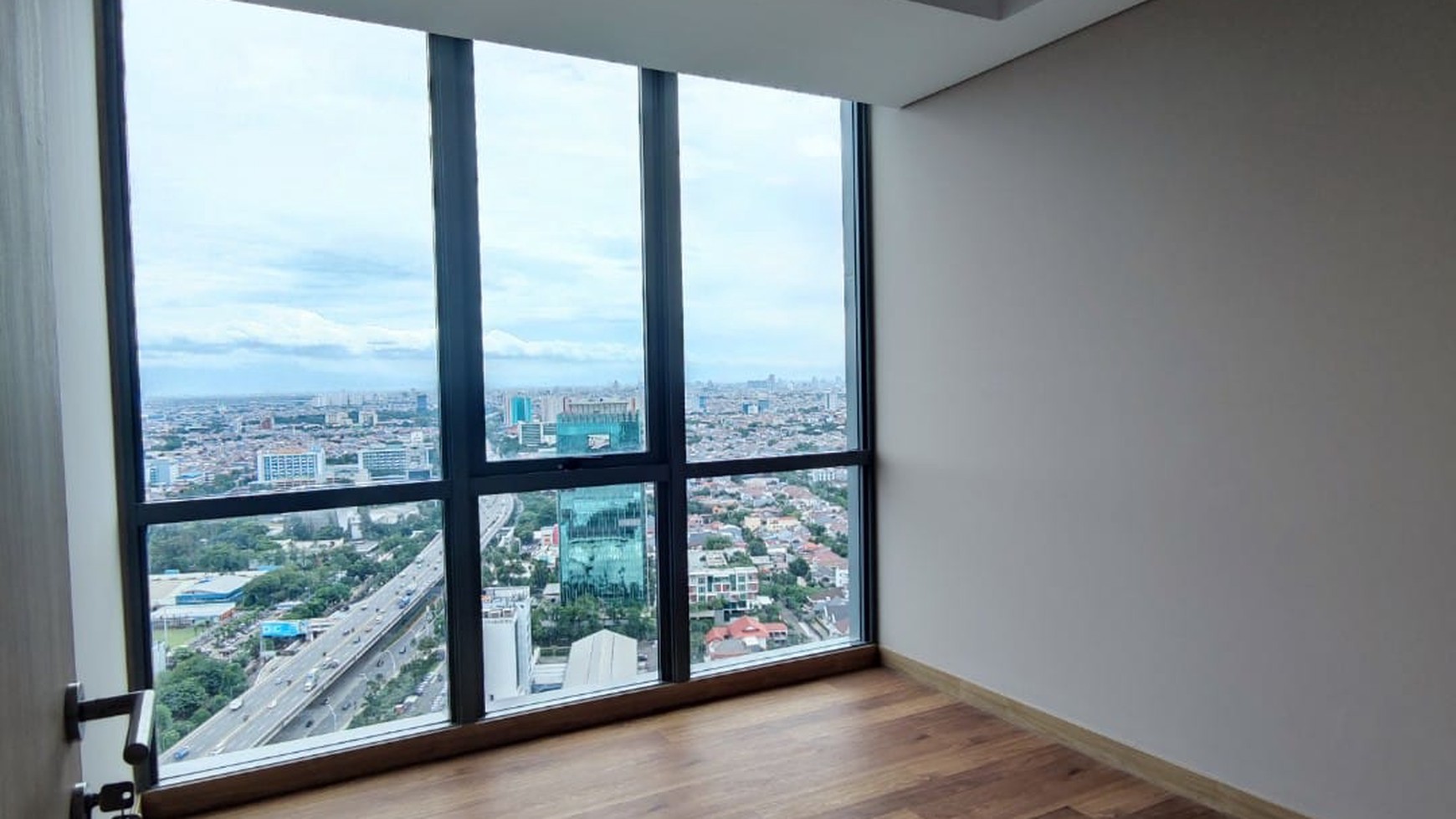 Dijual rugi apartemen Holland Village 2, Jakarta Pusat