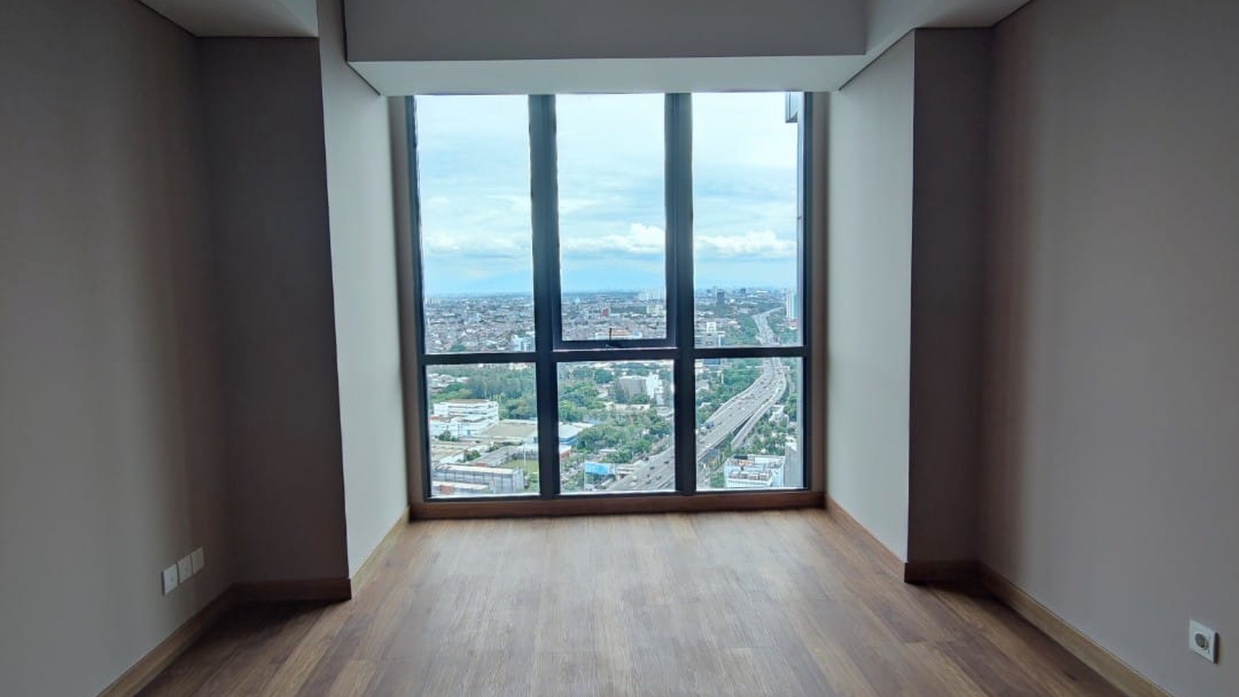 Dijual rugi apartemen Holland Village 2, Jakarta Pusat