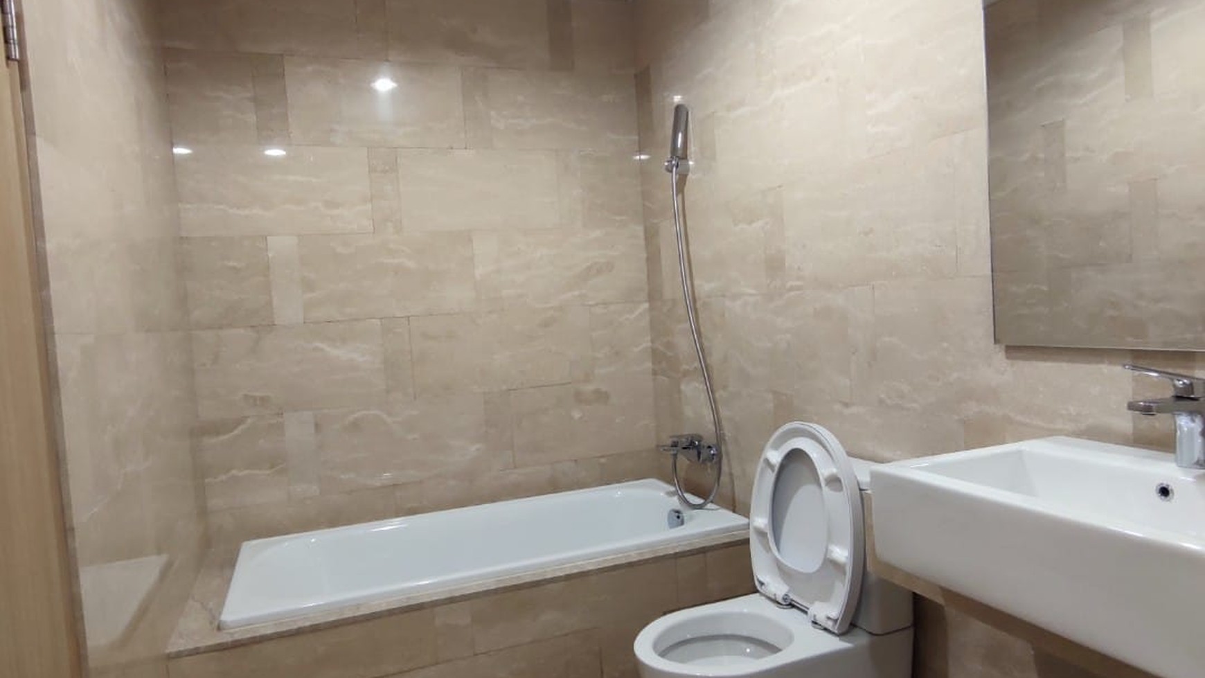 Dijual rugi apartemen Holland Village 2, Jakarta Pusat