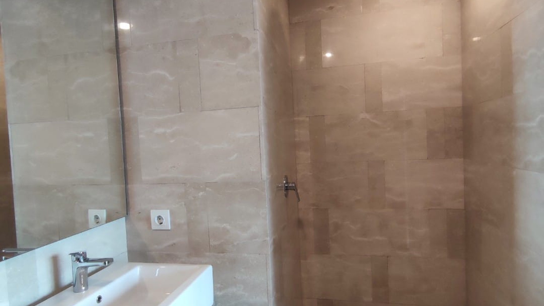 Dijual rugi apartemen Holland Village 2, Jakarta Pusat