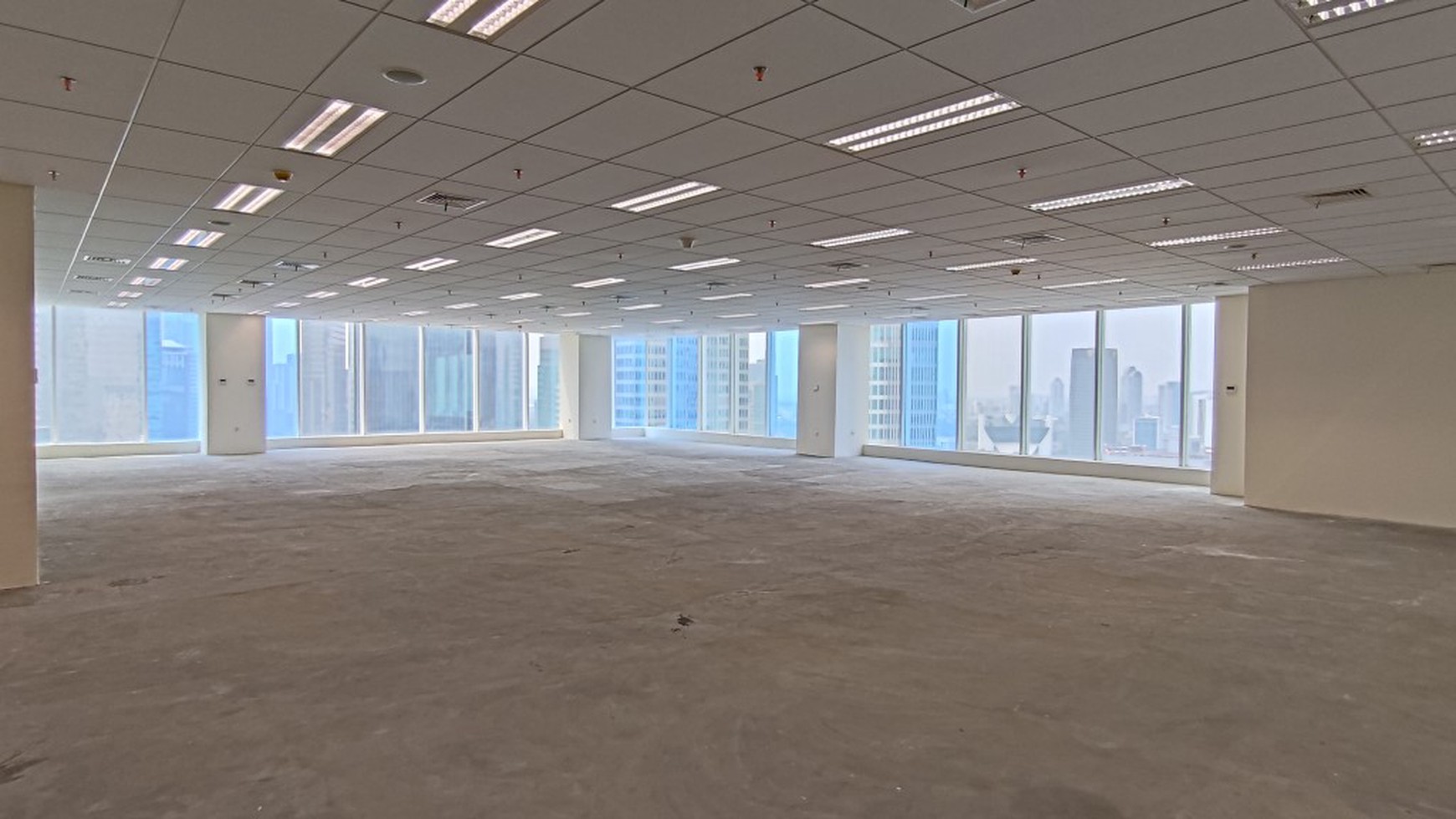 Office Space Centennial Tower, Jl Gatot Subtoro, Luas 2800m2