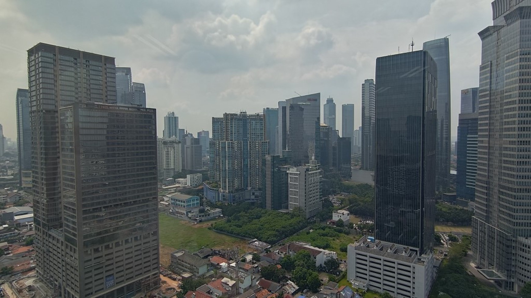 Office Space Centennial Tower, Jl Gatot Subtoro, Luas 2800m2