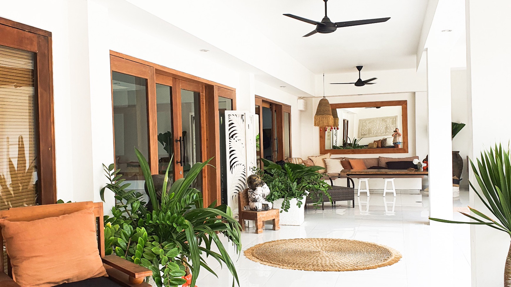 Leasehold - Luxurious Private Villa with Modern Amenities in Prime Location Seminyak