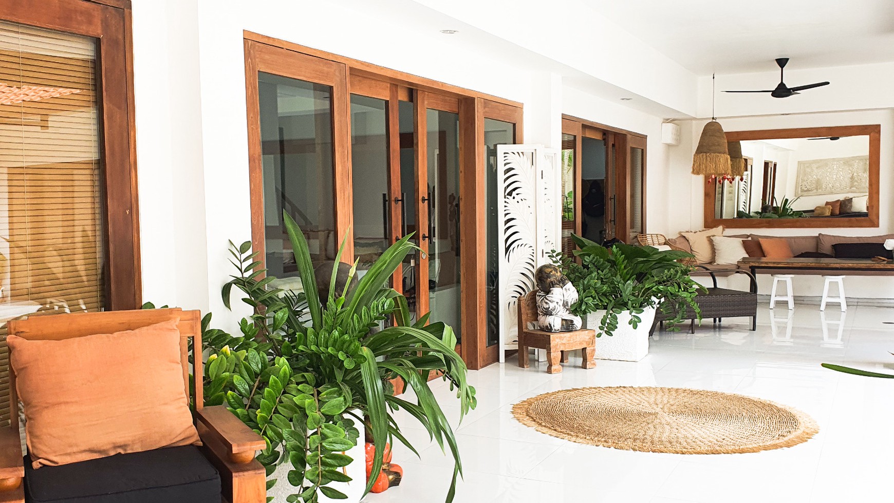 Leasehold - Luxurious Private Villa with Modern Amenities in Prime Location Seminyak