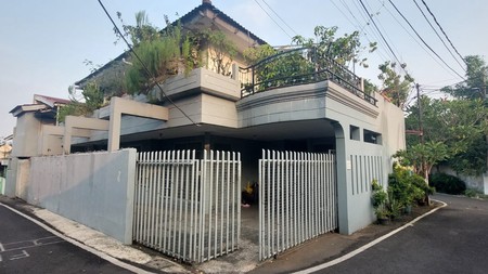 Rumah Pesanggrahan Jakarta Selatan,Siap huni,rumah luas.