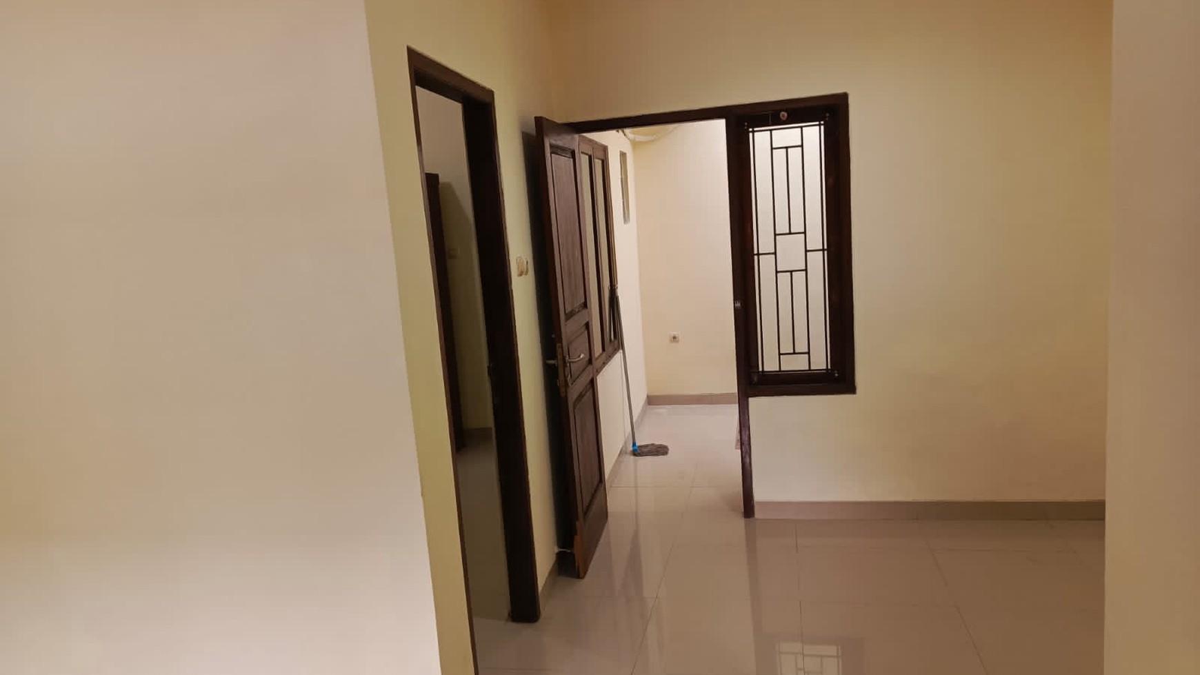 Dijual Rumah Asri Baru Renov  Graha Cibubur View Kranggan jatisampurna