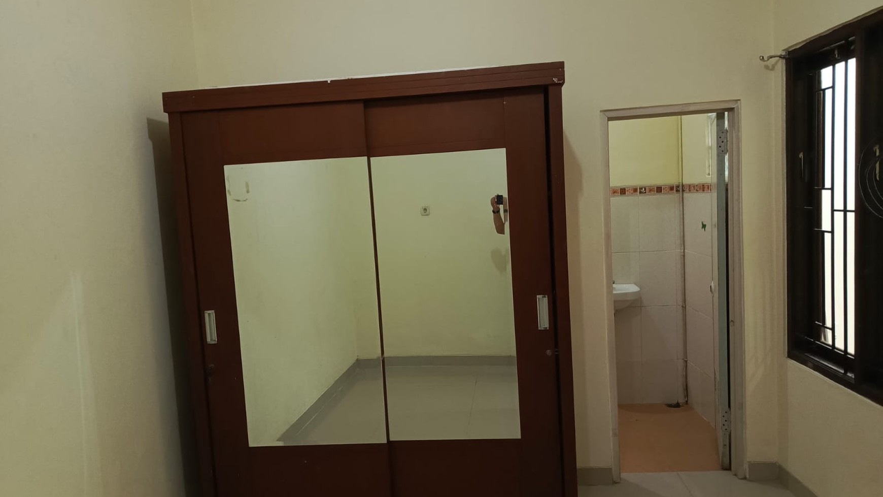 Dijual Rumah Asri Baru Renov  Graha Cibubur View Kranggan jatisampurna