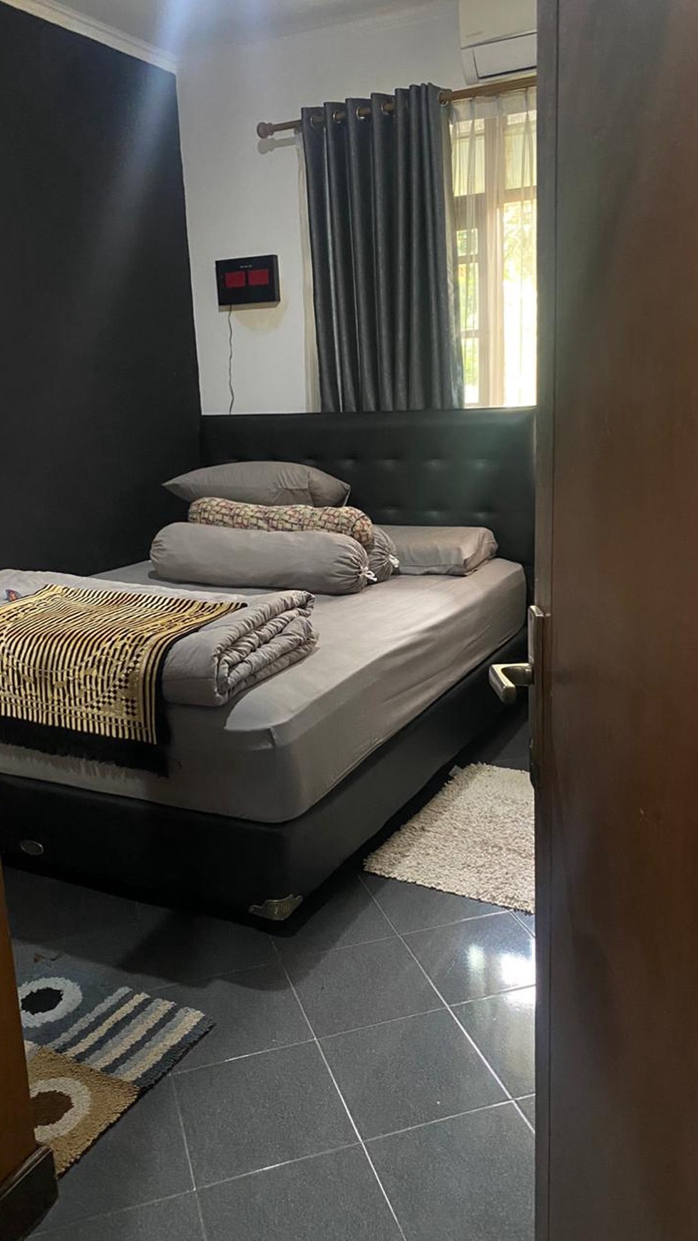 Rumah Bagus Semi Furnished di Taman Bumi Prima