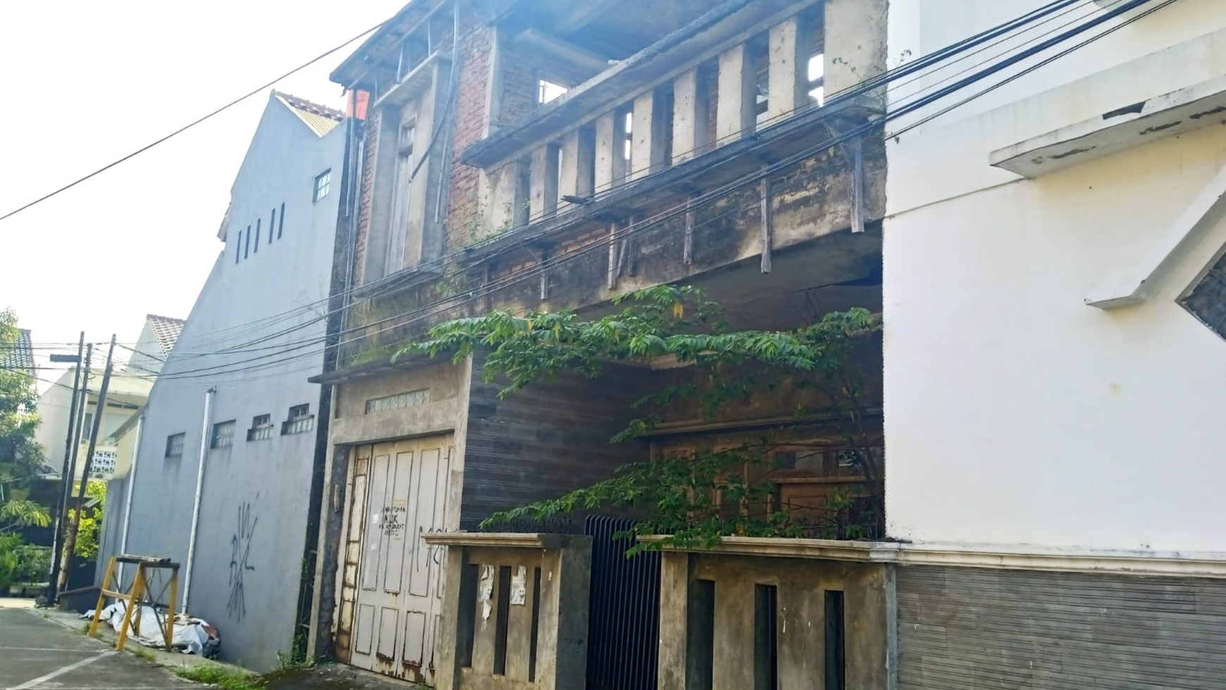 Rumah Hitung Tanah bangunan sudah Setengah jadi di Bumi Asih dekat Grand Sharon 