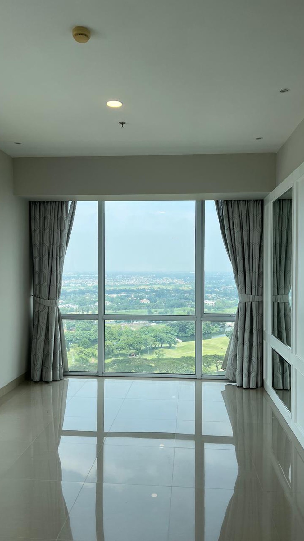 Dijual apartemen U- Residence  Tower 3 view golf,semi furnish  dan siap huni