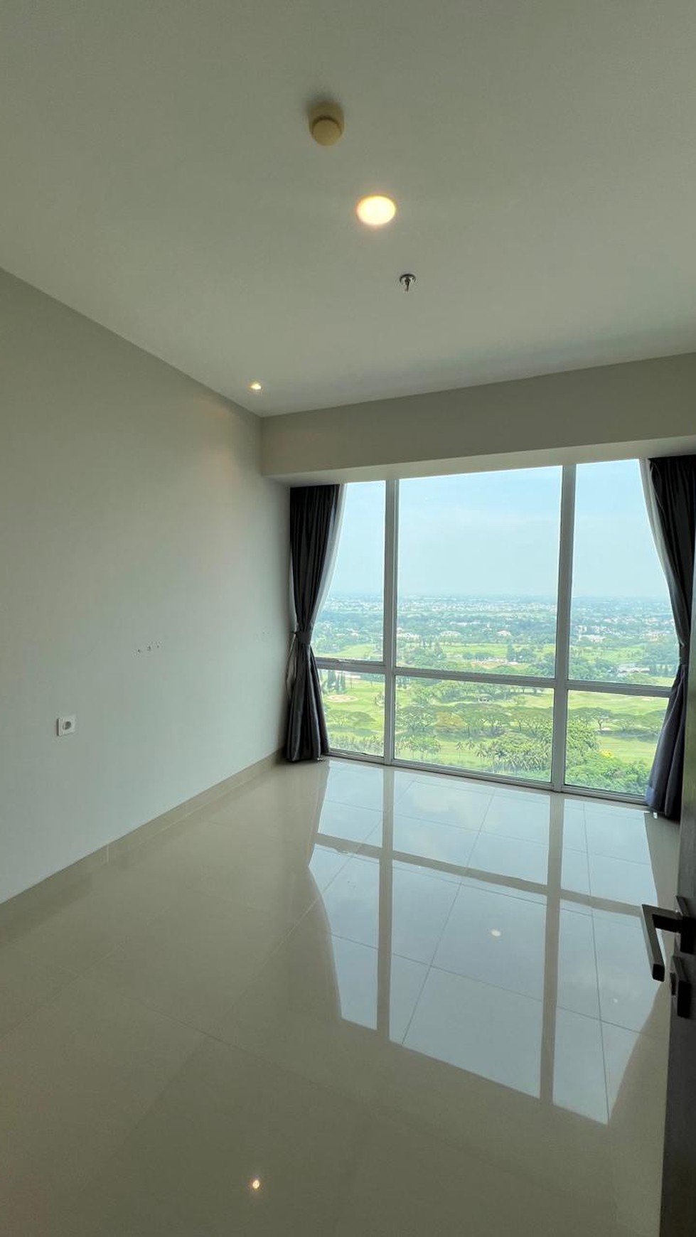 Dijual apartemen U- Residence  Tower 3 view golf,semi furnish  dan siap huni