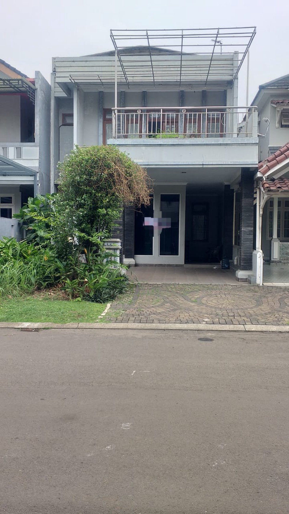 Jual  Murah!!! Rumah Cantik  di Kota Wisata, pintu pintu jati, dekat dengan Senkom Kuliner