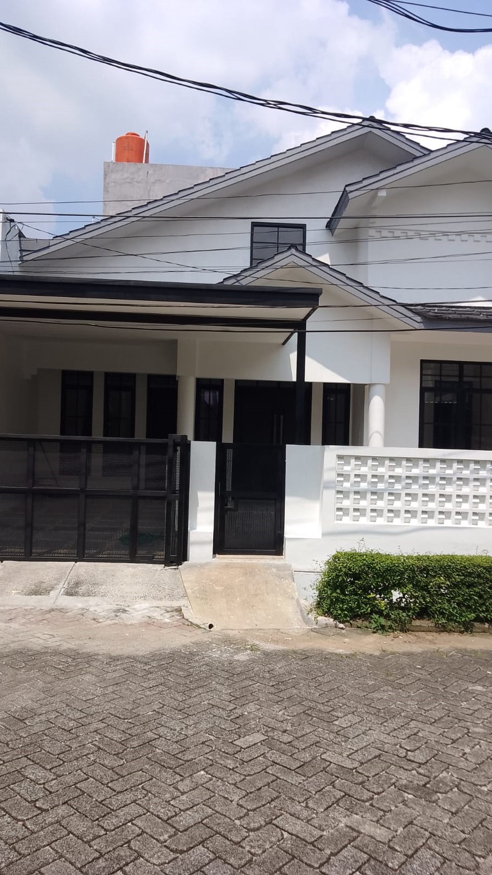 Rumah Baru Hook Siap Huni dengan Lingkungan Asri @Bintaro