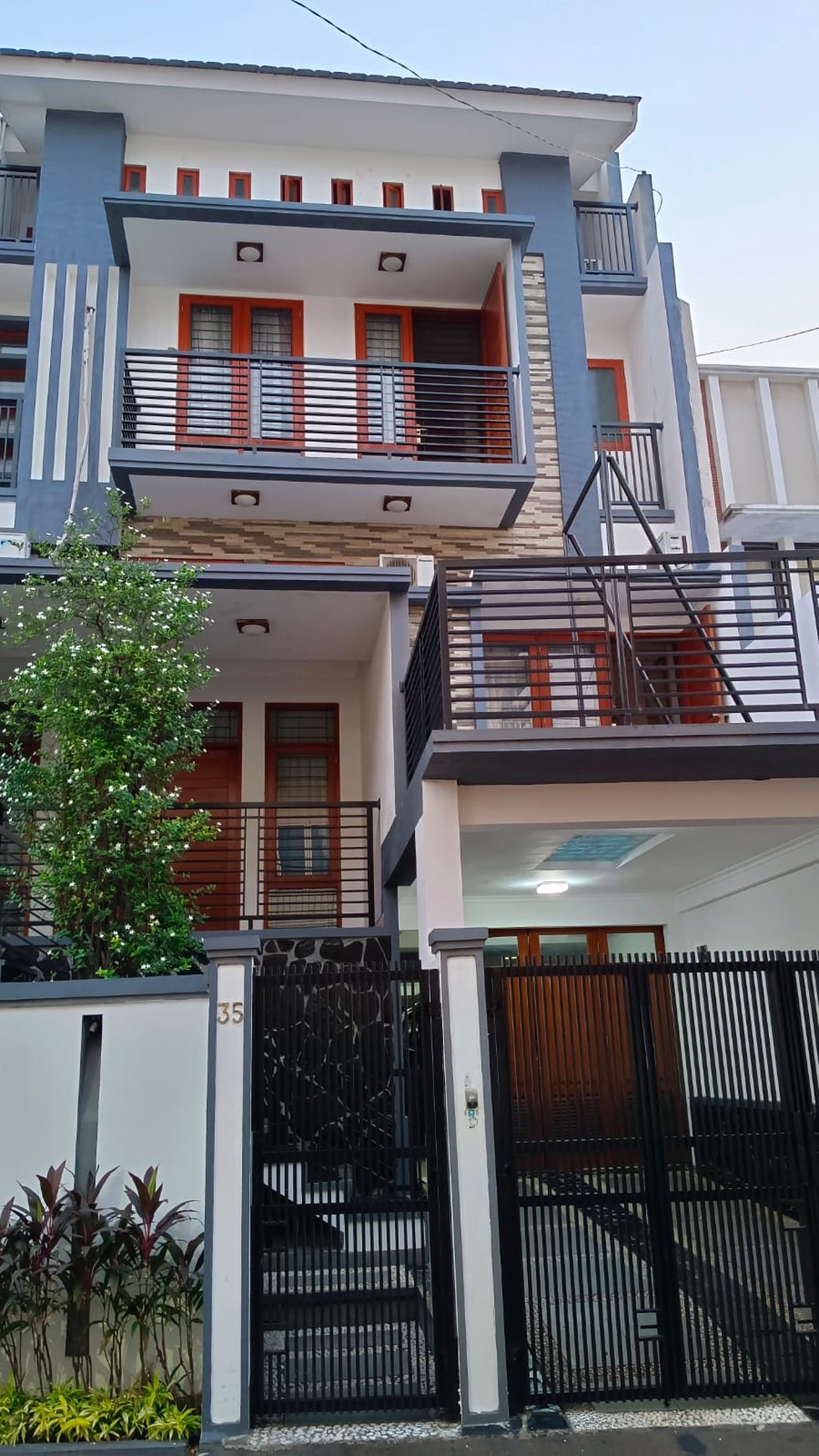 Rumah Hitung Tanah Area Cipete