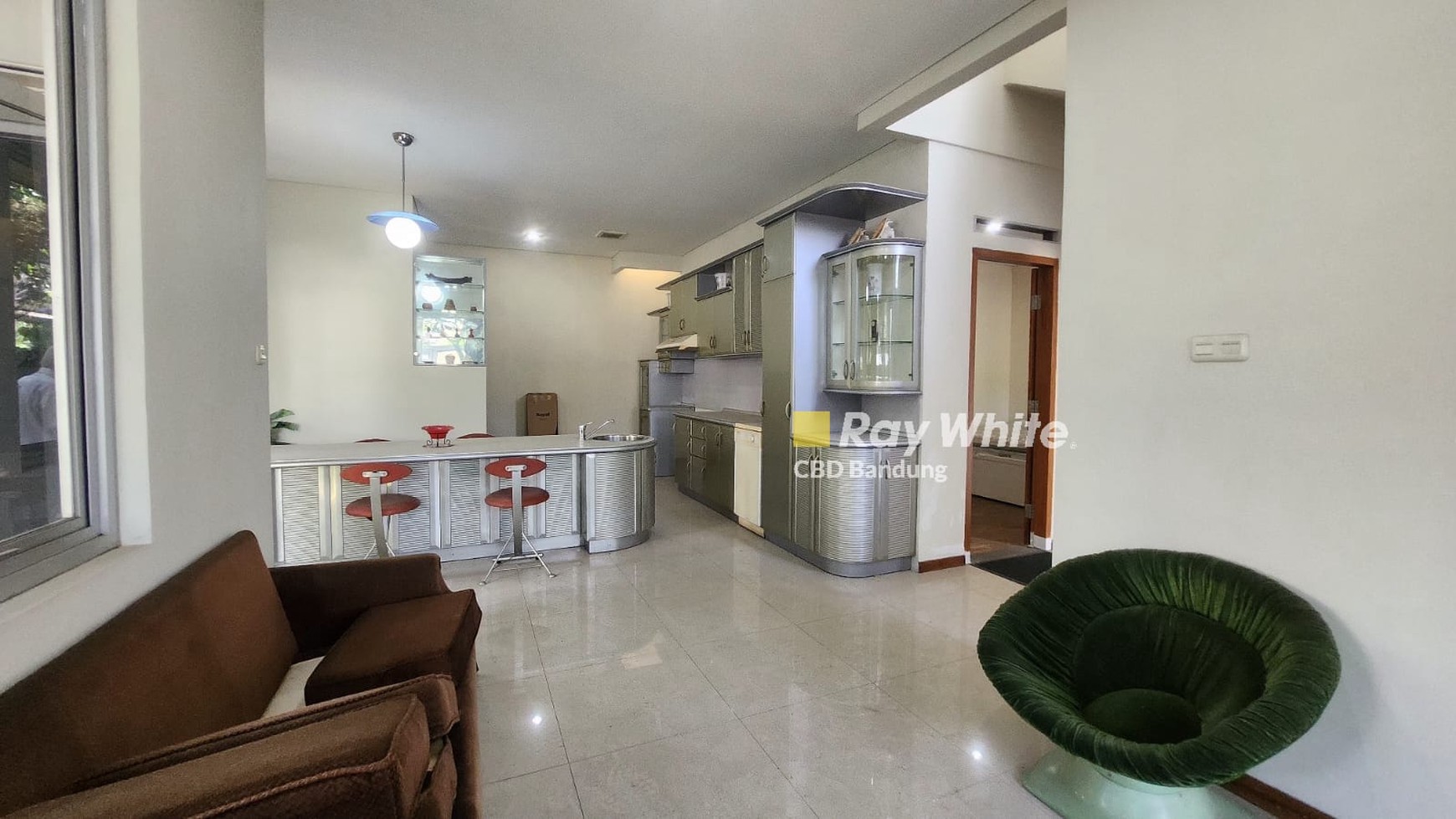 Reposisi Harga, Rumah cantik Semi Furnished Siap Huni di Cigadung - Bandung 