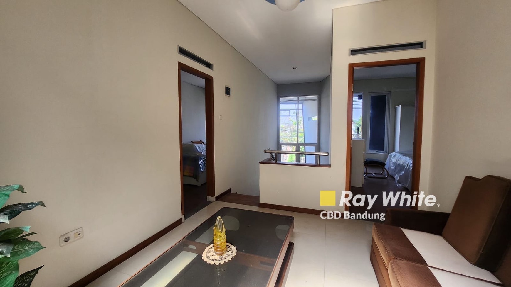 Reposisi Harga, Rumah cantik Semi Furnished Siap Huni di Cigadung - Bandung 