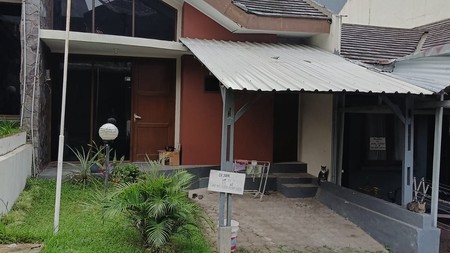 Rumah Minimalis di Komplek Setraduta Bandung