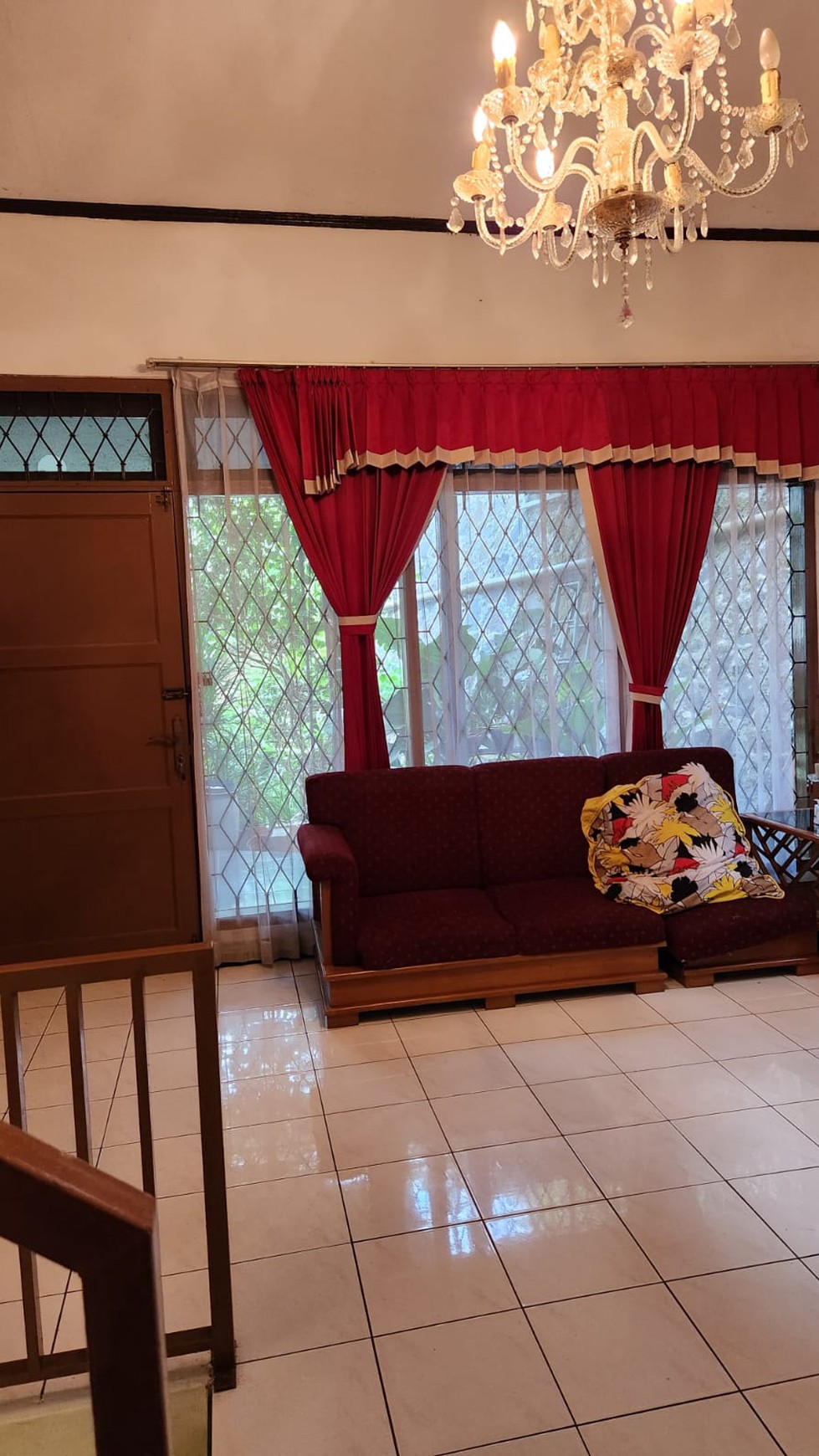 Rumah Minimalis Asri di Komplek Setraduta Bandung