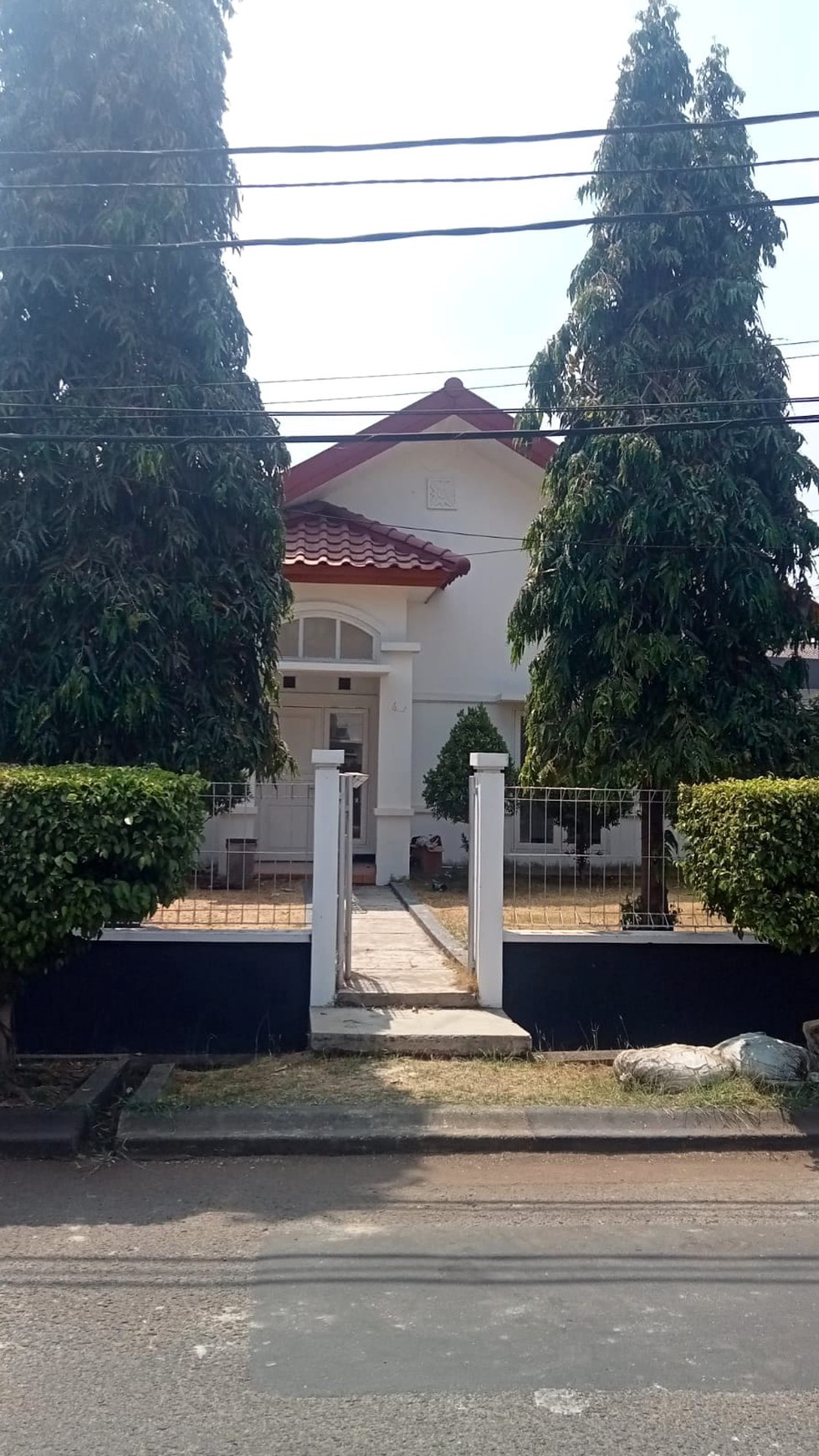 Dijual rumah luas siap huni di Kota Harapan Indah