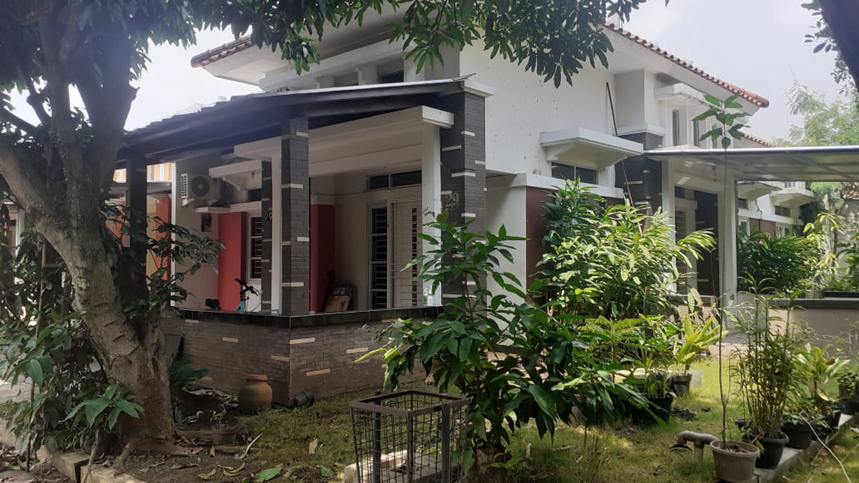 Rumah Cantik di Kota Baru Parahyangan 