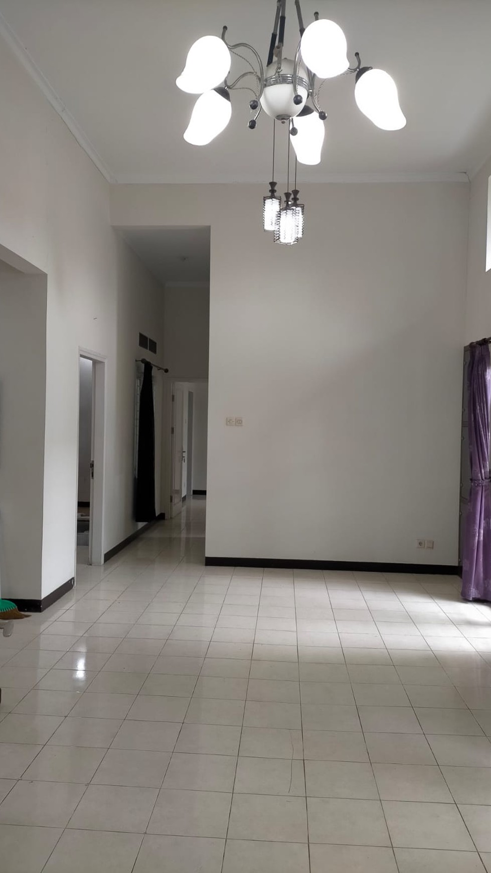 Rumah Cantik di Kota Baru Parahyangan 