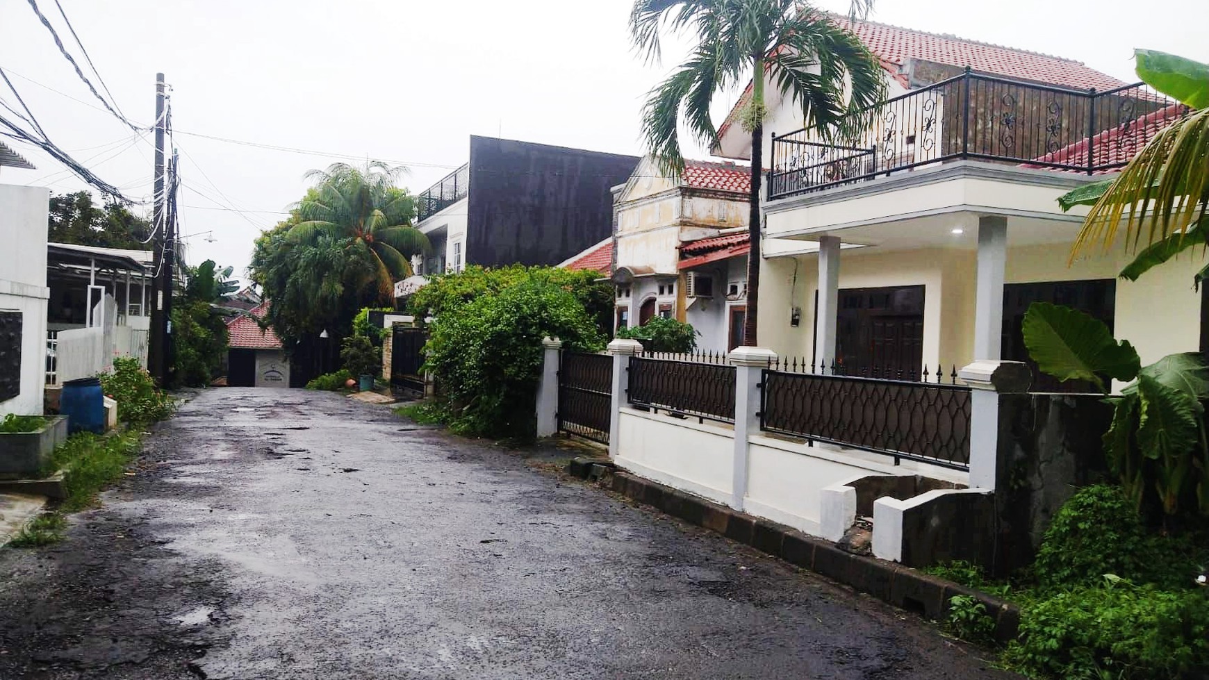 Rumah Bagus Di Komp Tanah Baru, Jl Sairin Beji Depok