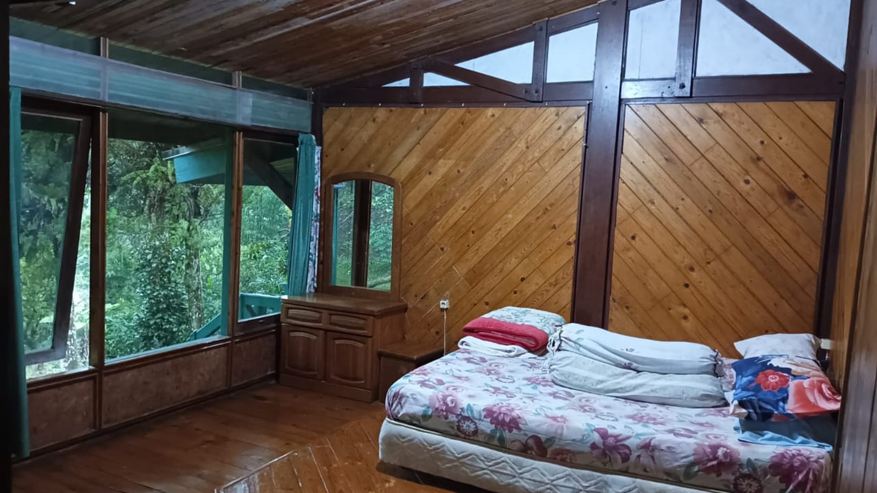 Villa Ciloto Puncak, Jl Raya Puncak Kp Cinyawar Ciloto Jawa Barat