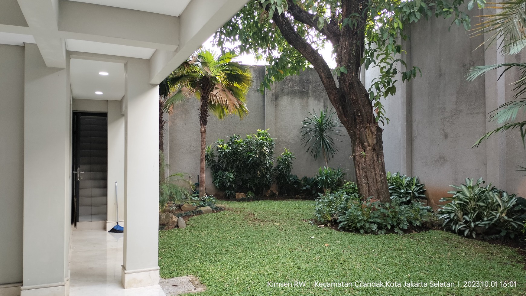 Rumah Modern dan asri di Cilandak-Jakarta Selatan