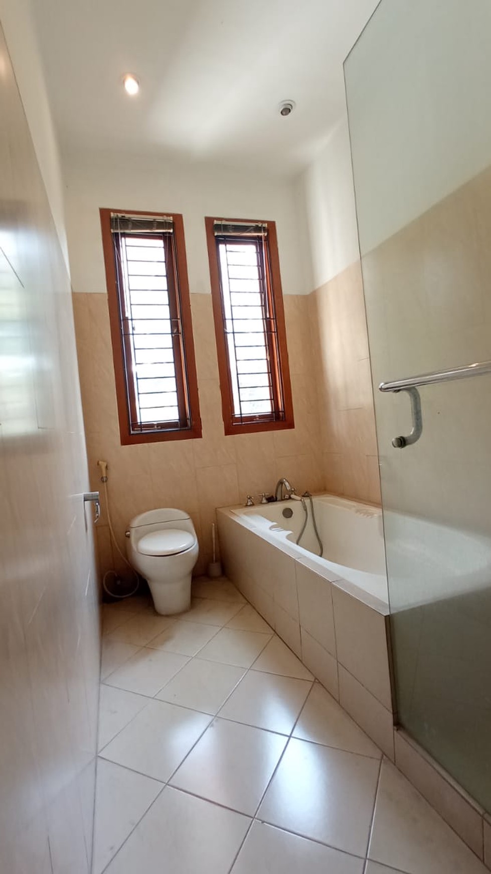 Rumah Hitung Tanah Area Cipete