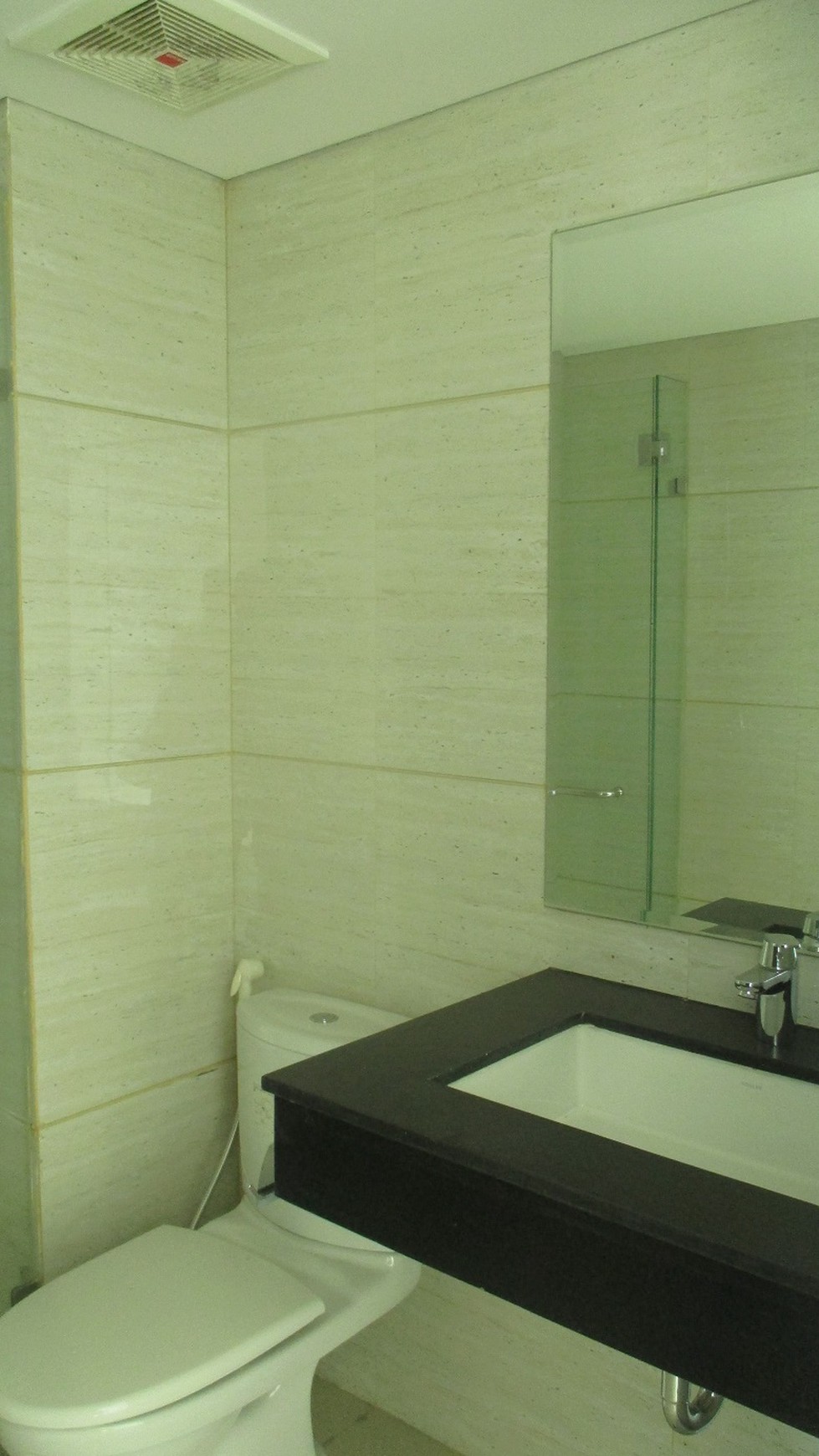 SOHO Apartemen Brooklyn Alam Sutera Tangerang Selatan dengan luas semigross 81,04 m2.