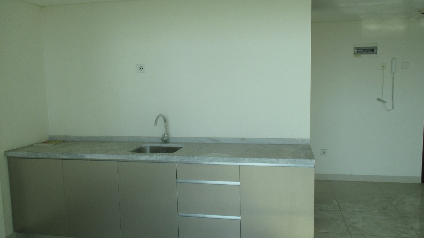 SOHO Apartemen Brooklyn Alam Sutera Tangerang Selatan dengan luas semigross 81,04 m2.