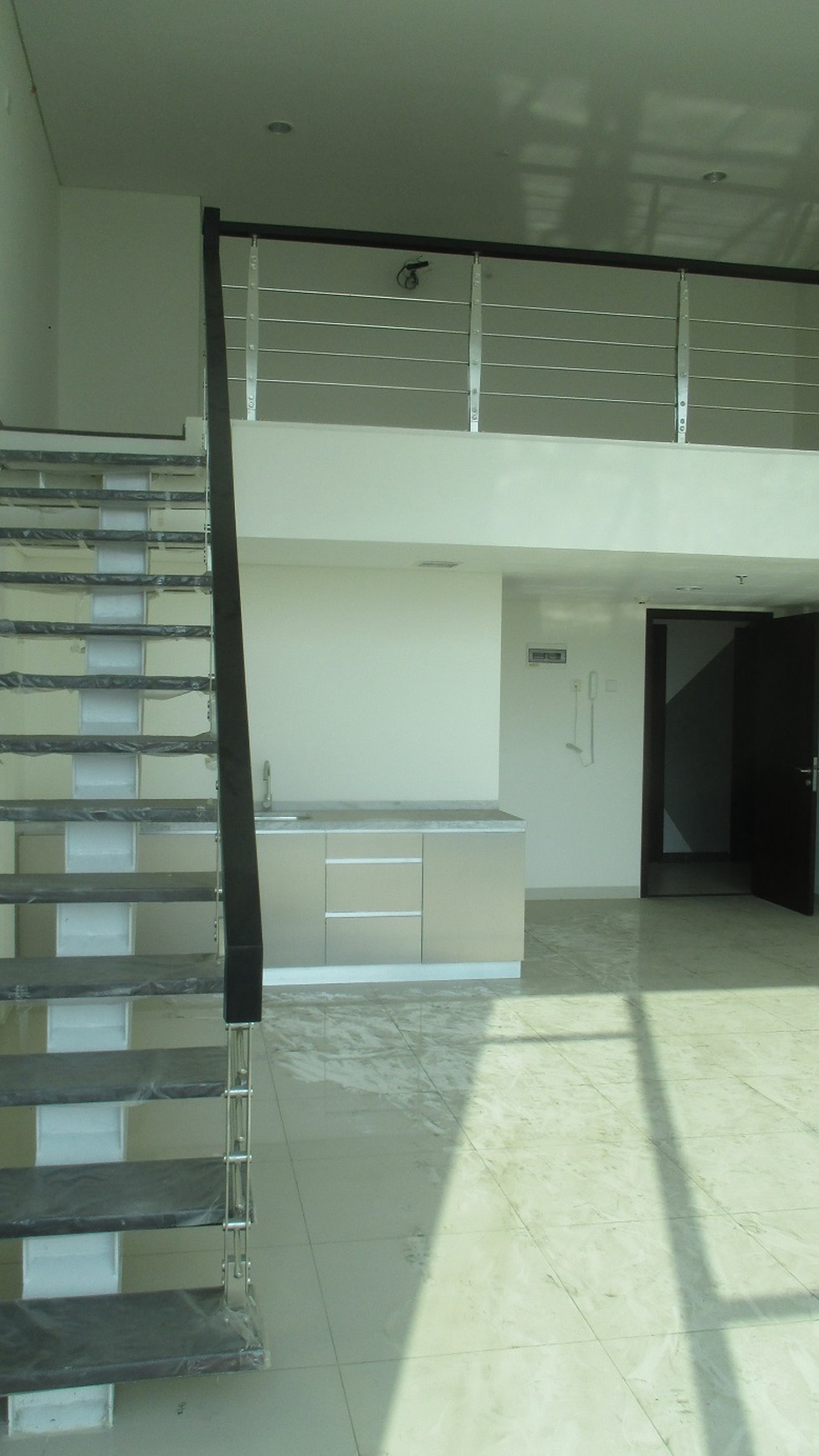 SOHO Apartemen Brooklyn Alam Sutera Tangerang Selatan dengan luas semigross 81,04 m2.