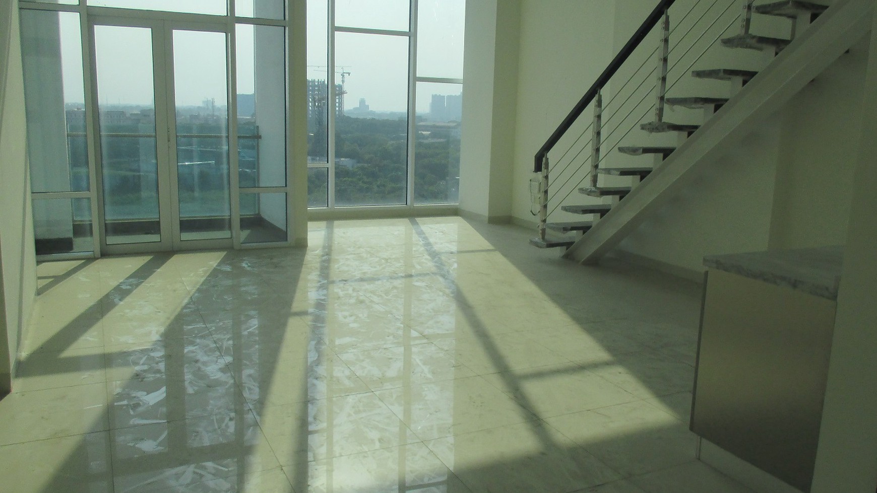 SOHO Apartemen Brooklyn Alam Sutera Tangerang Selatan dengan luas semigross 81,04 m2.