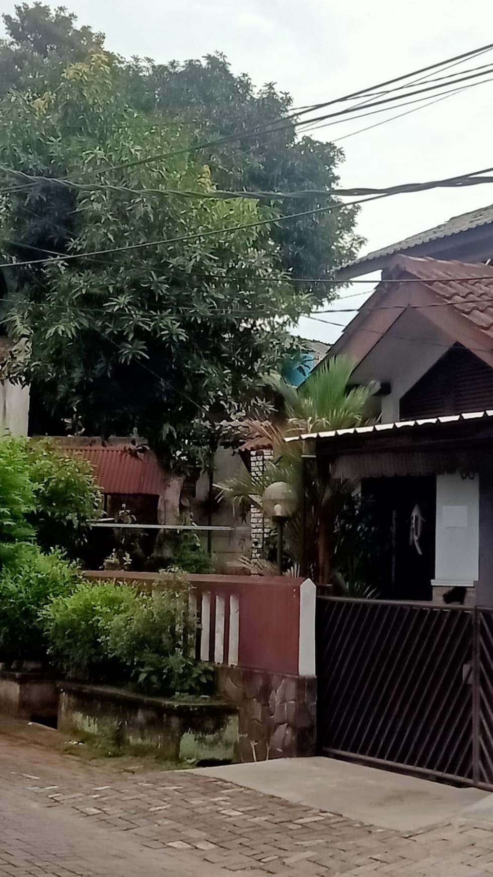 Rumah 1 Lantai, lokasi strategis di Ciledug