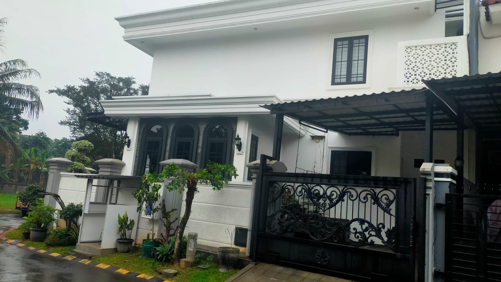 Rumah mewah Full Furnish, siap huni, 3Lantai di dalam cluster Citra grand Cibubur