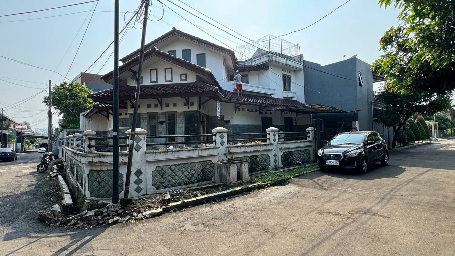 Cinere mega cinere rumah hoek jalan lebar dekat masjid