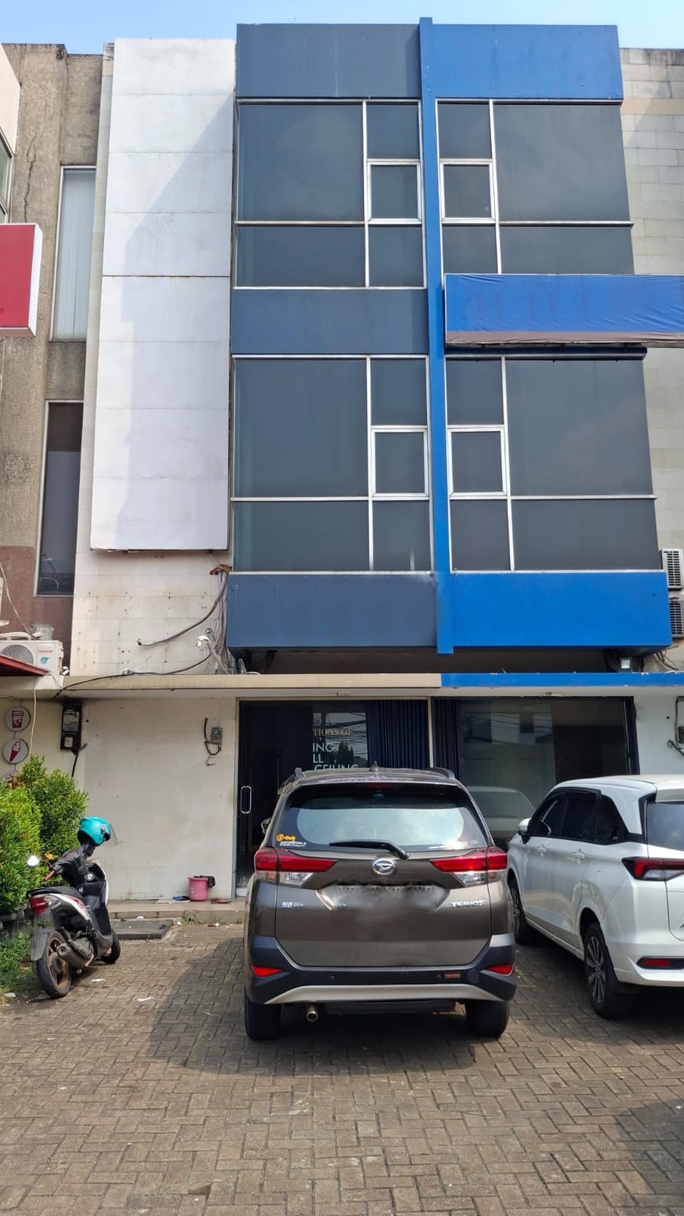 Ruko Siap Pakai Lokasi Strategis Pinggir Jalan Raya @Veteran, Bintaro