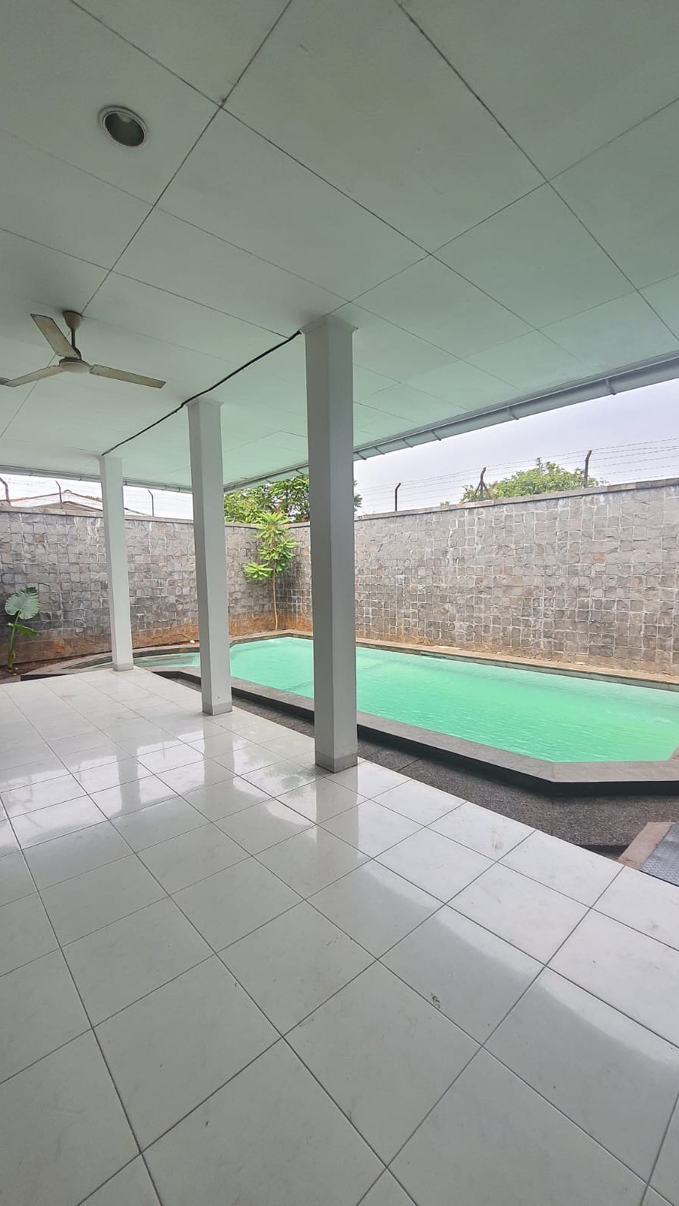 Cilandak belakang highscope tb simatupang luas 575 swimming pool