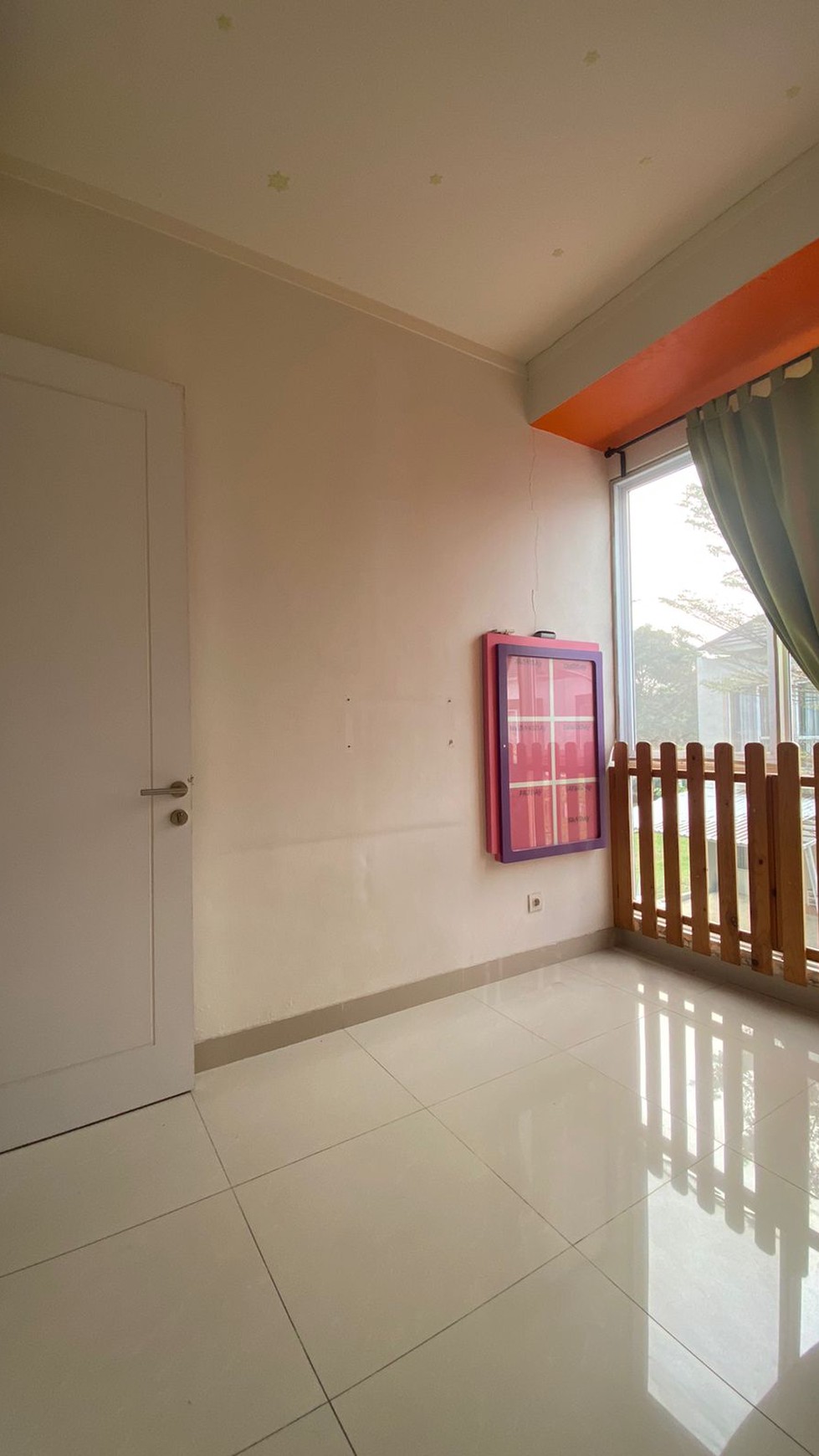 Rumah Semi Furnished, Bagus, rapih, bebas banjir dalam Cluster di Garaha Raya Bintaro