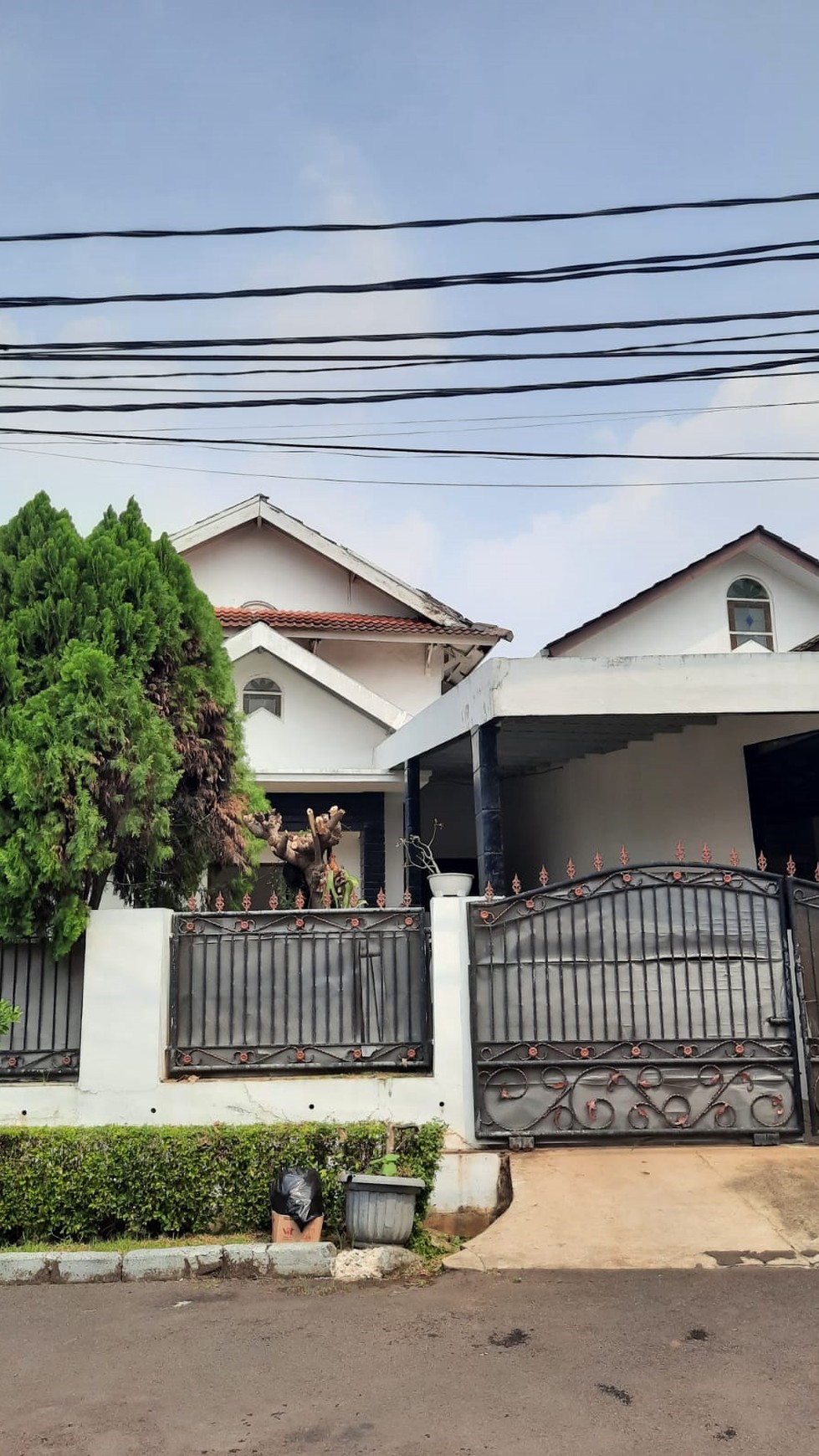 Rumah Rapih, Asri, Lingkungan aman dan Nyaman di Bintaro 