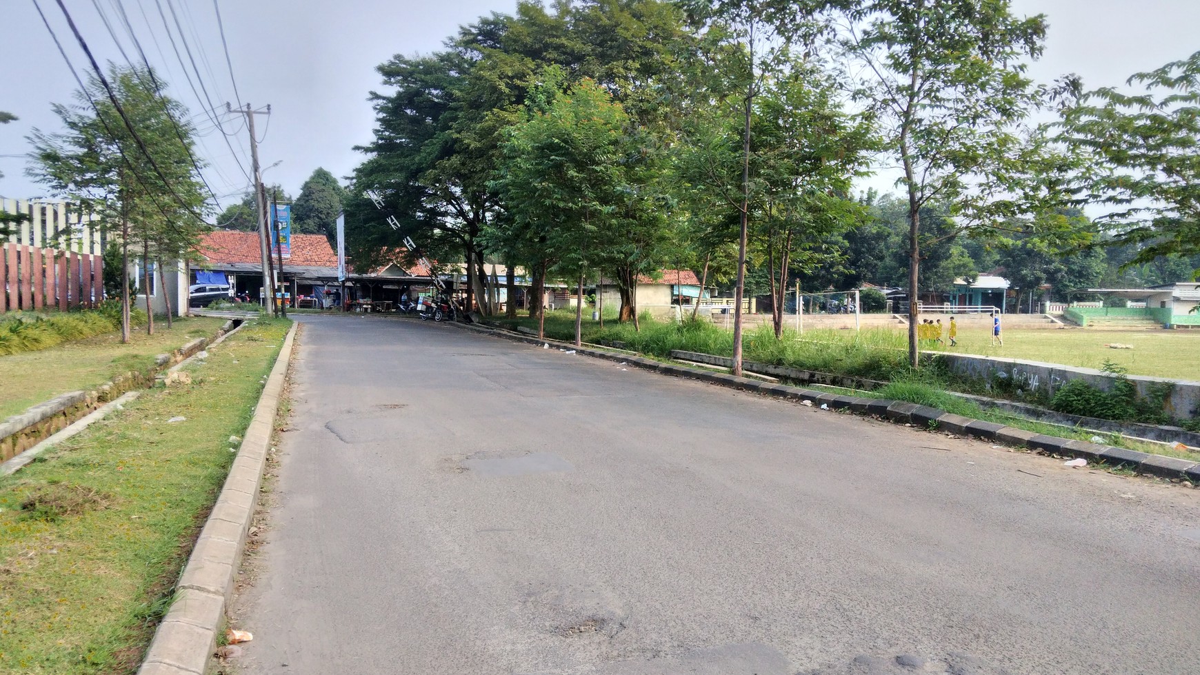 Tanah di cileungsi dekat metland cileungsi sektor 7 depan lapangan harga nego