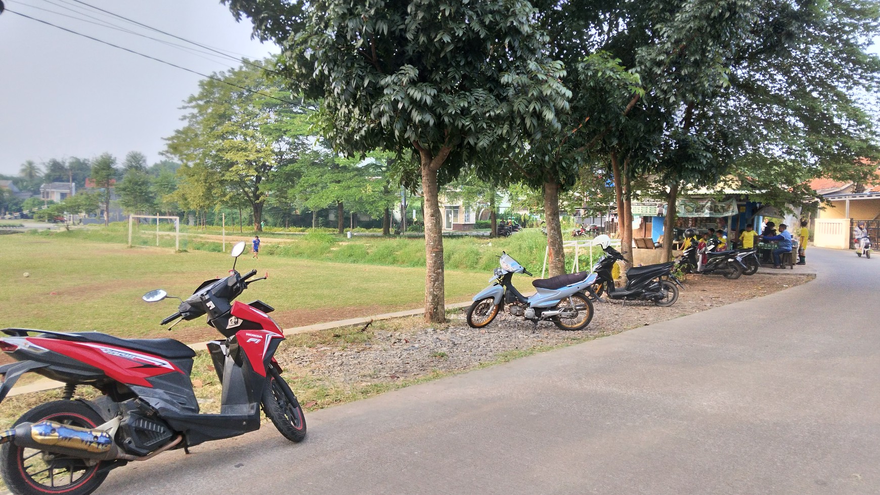 Tanah di cileungsi dekat metland cileungsi sektor 7 depan lapangan harga nego