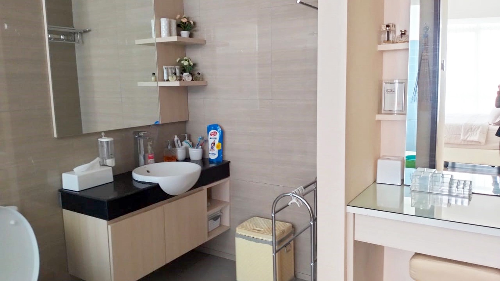 Apartemen di Marvell City The Linden Jl. Ngagel Surabaya, Full Furnished, 2 Bedroom, View City