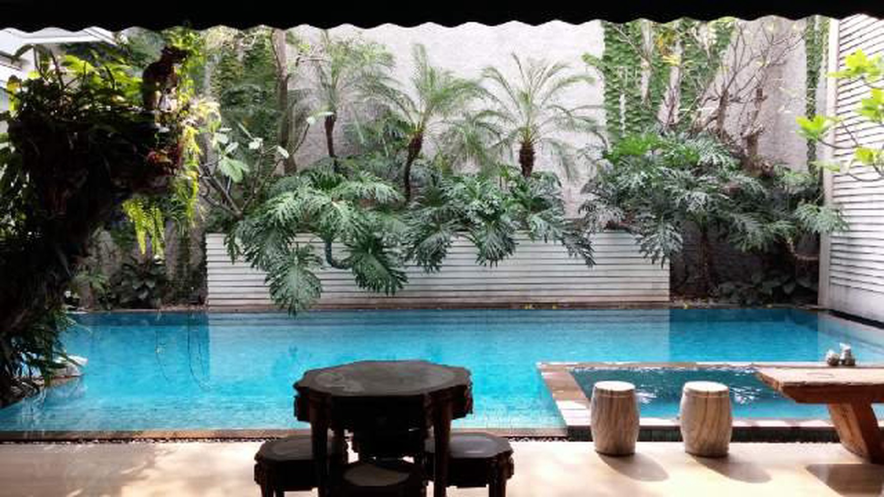 Rumah Menteng Lux Dengan Pool Dijual Segera