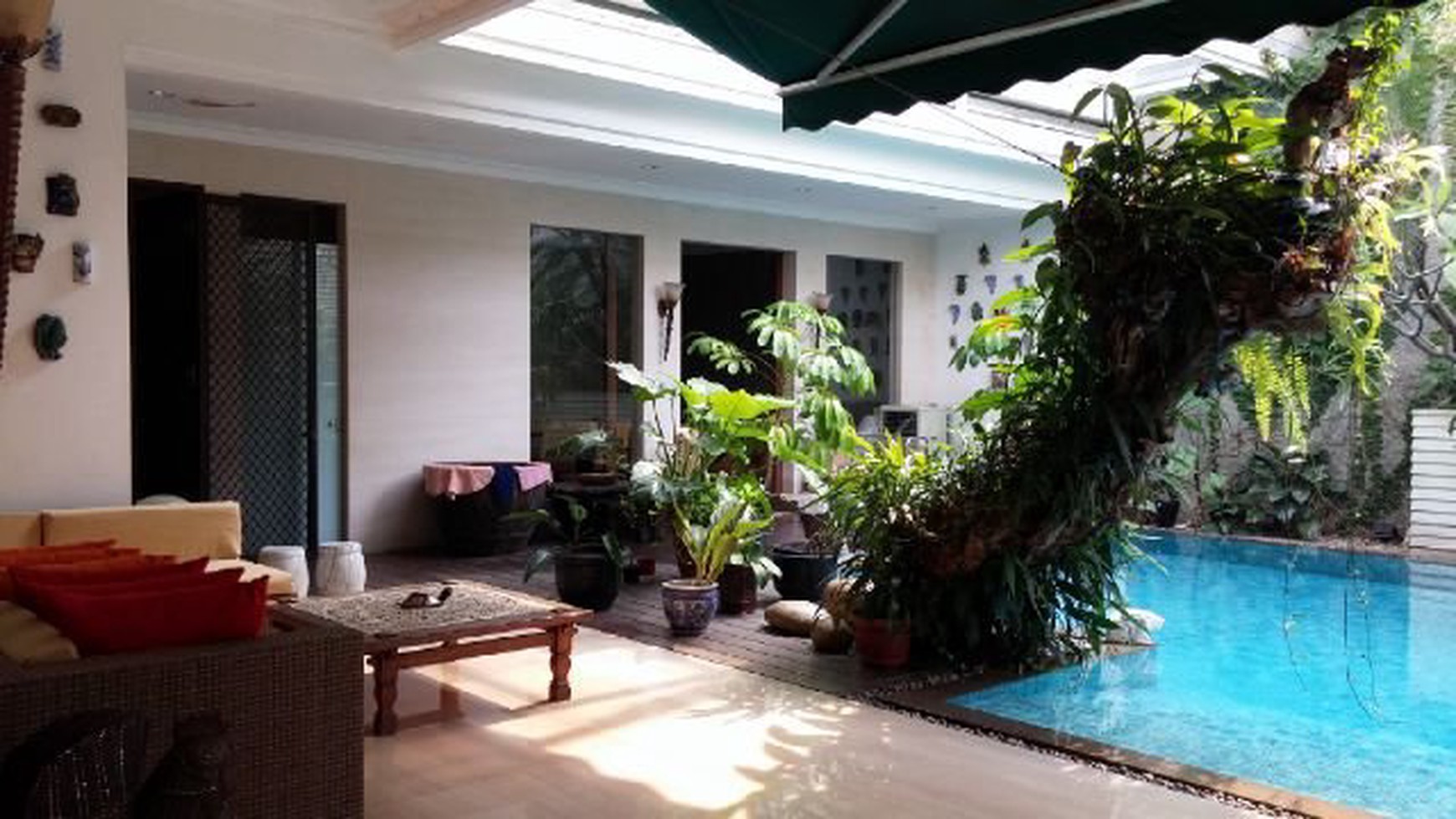 Rumah Menteng Lux Dengan Pool Dijual Segera