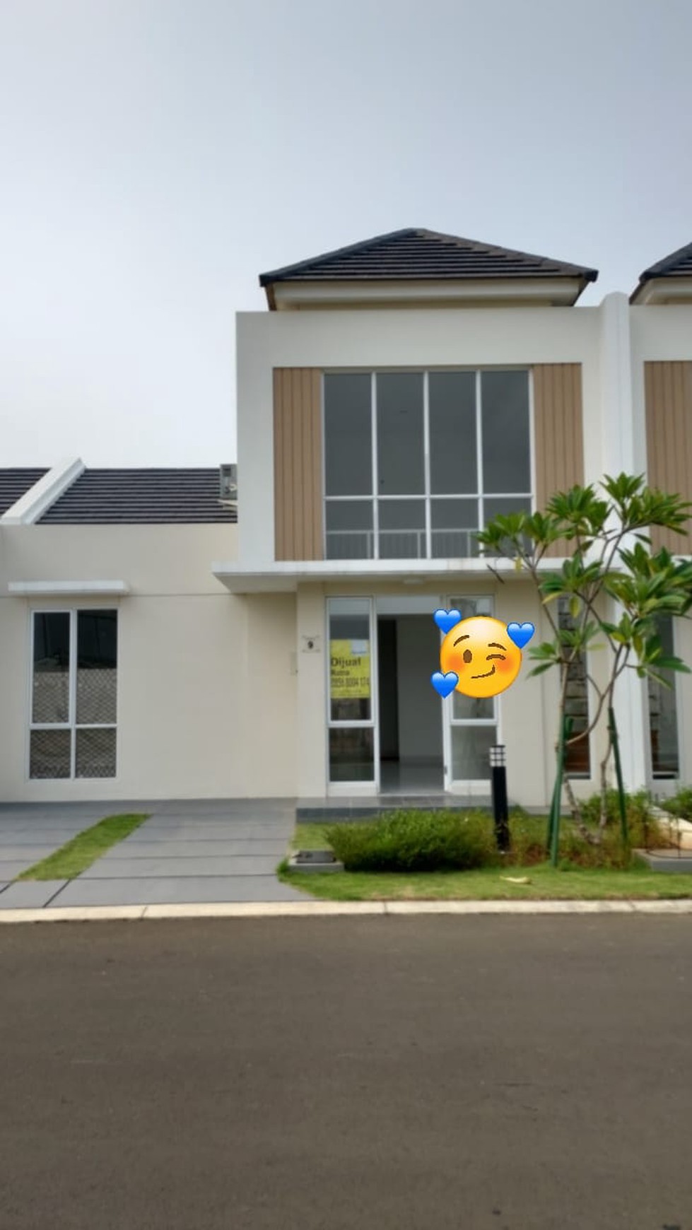 RUMAH DI PARAMOUNT PETAL