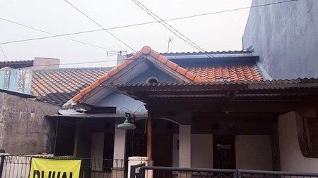 Rumah di Babatan Pratama Surabaya Barat, Bagus + Terawat, 2 Lantai, Hadap Timur